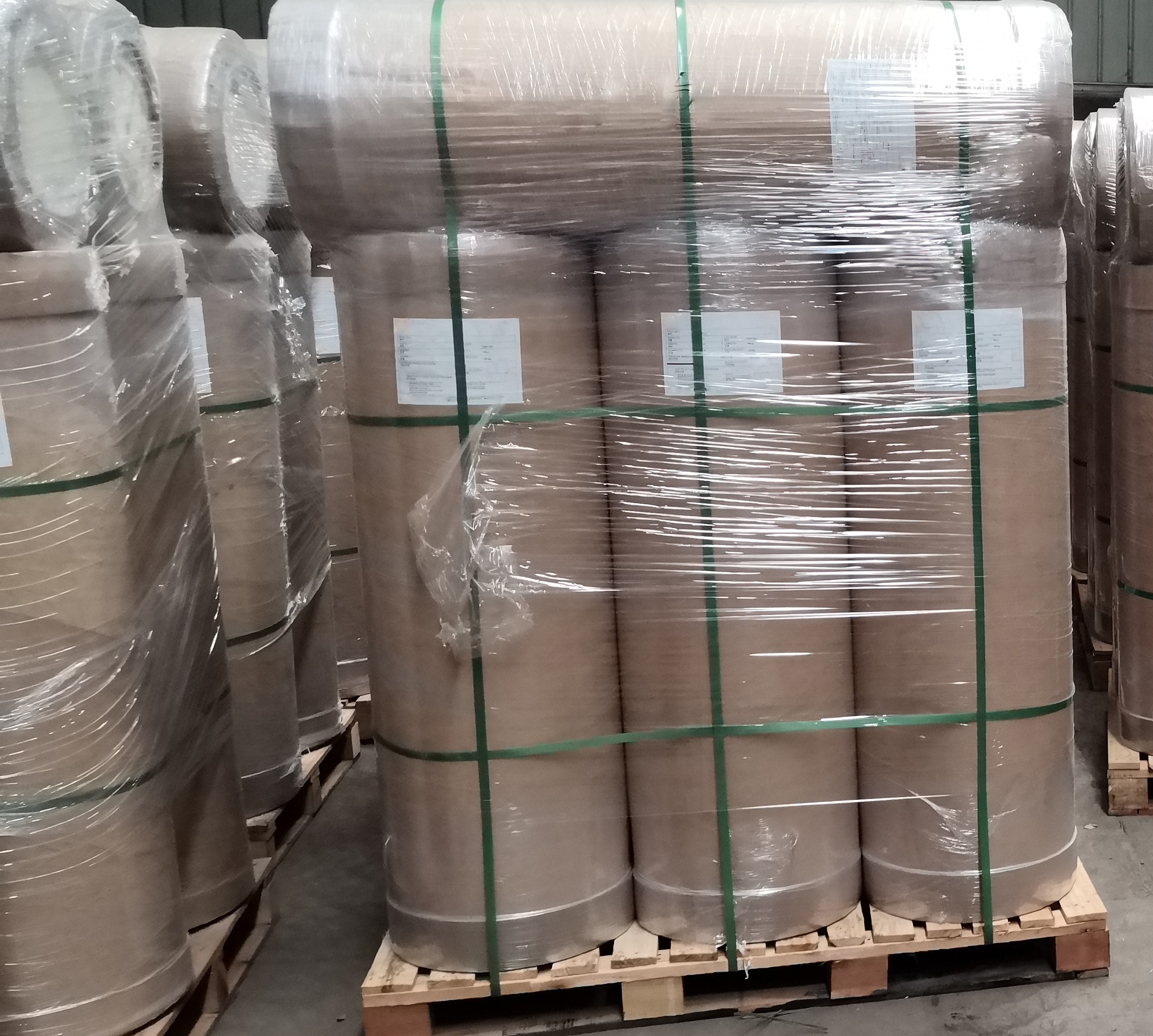 рулонная фенольная поверхностная пленка